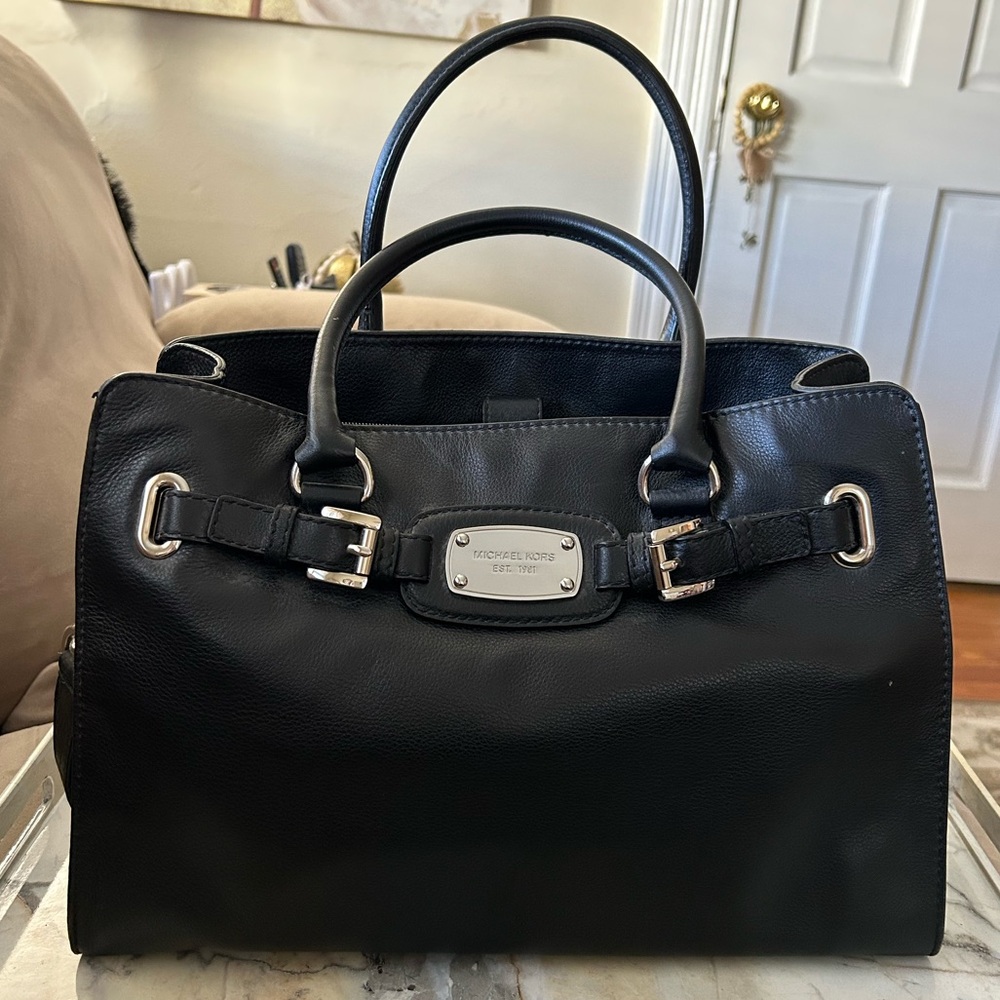 Michael Kors tote - NWT priced to sell!!